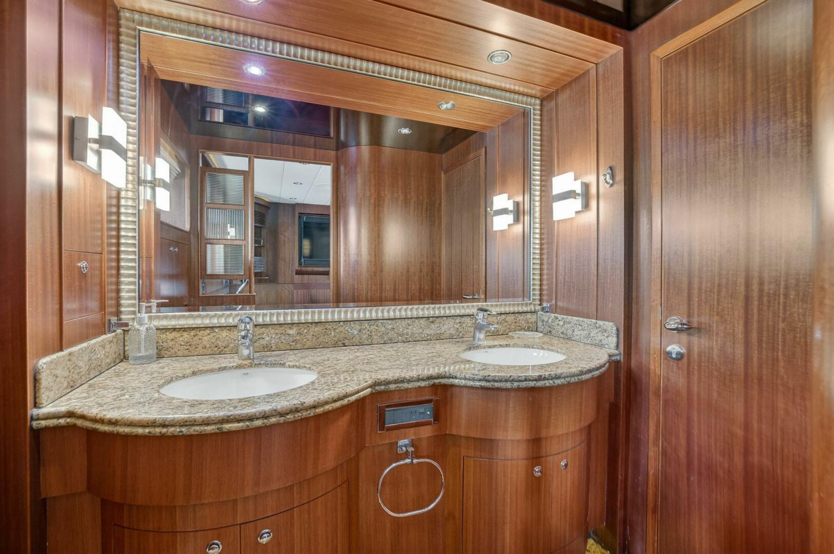 2009 Horizon - Image 23