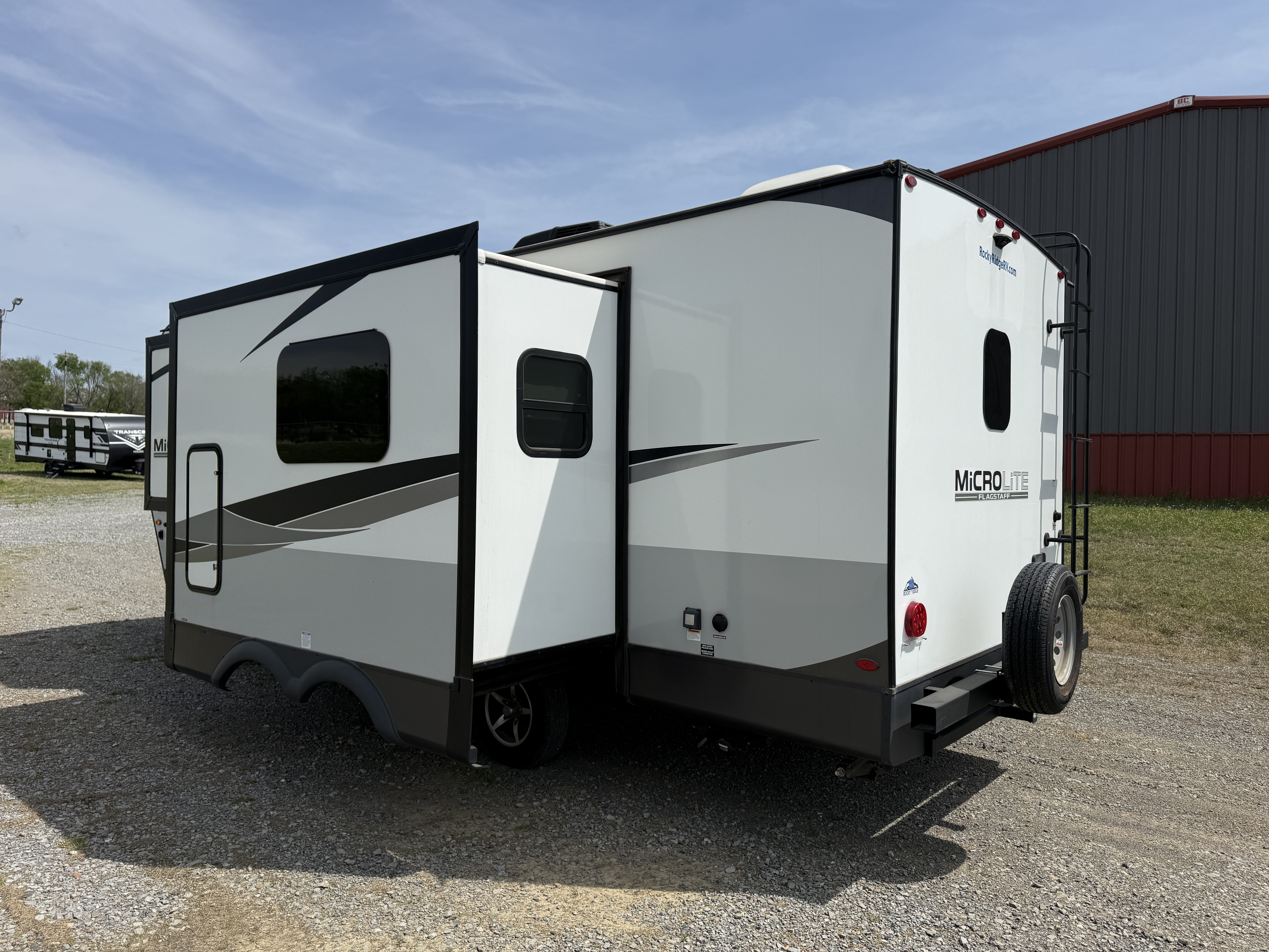 2023 Forest River Flagstaff Micro Lite 25FBLS - Image 6