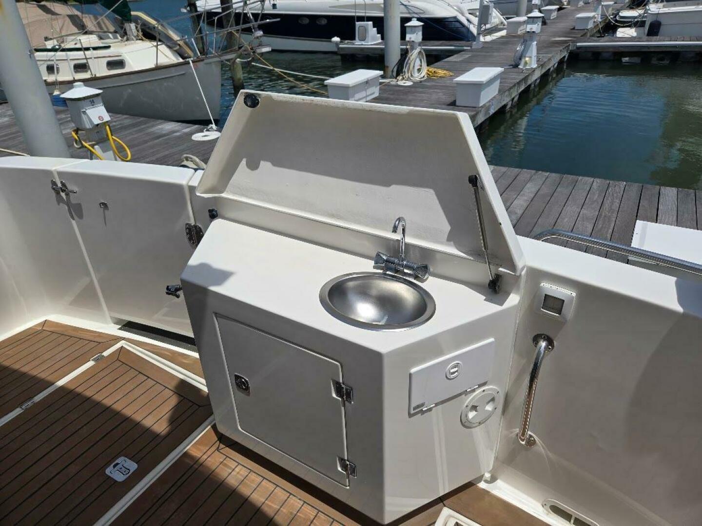 2010 American Tug 49 Limited - Image 13