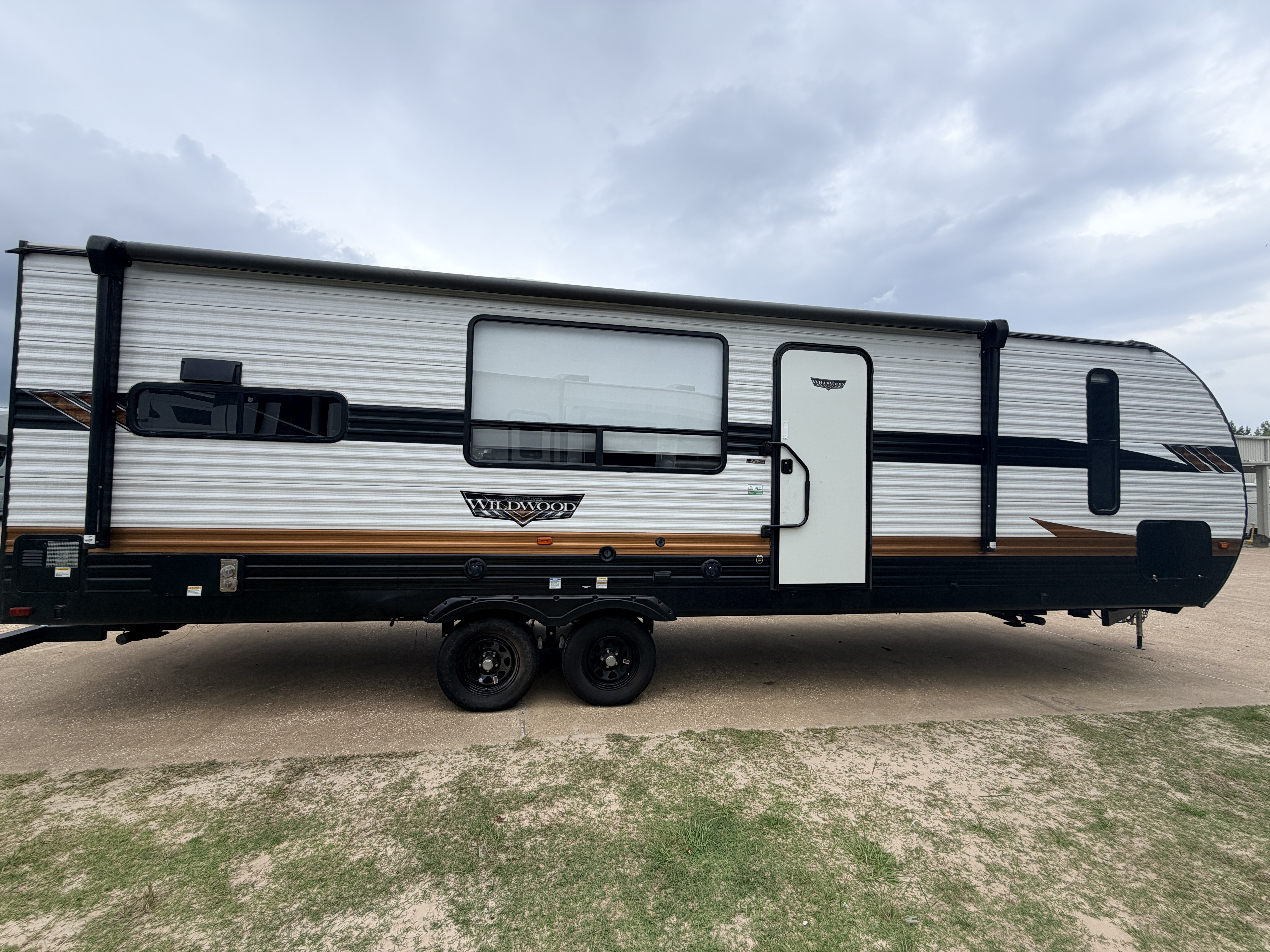 2023 Forest River Wildwood 27RK - Image 6
