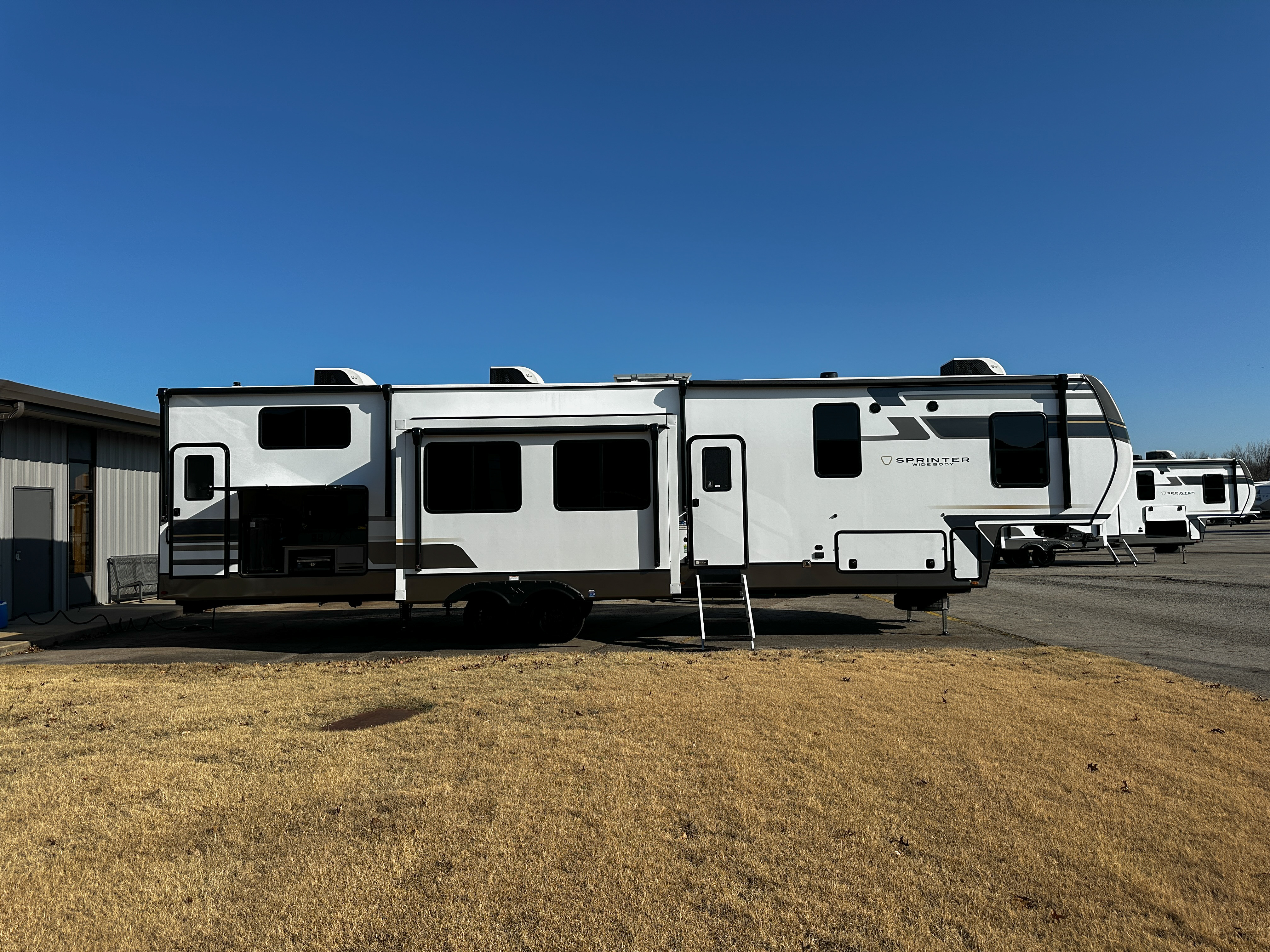 2026 Keystone Sprinter 3900DBL - Image 8