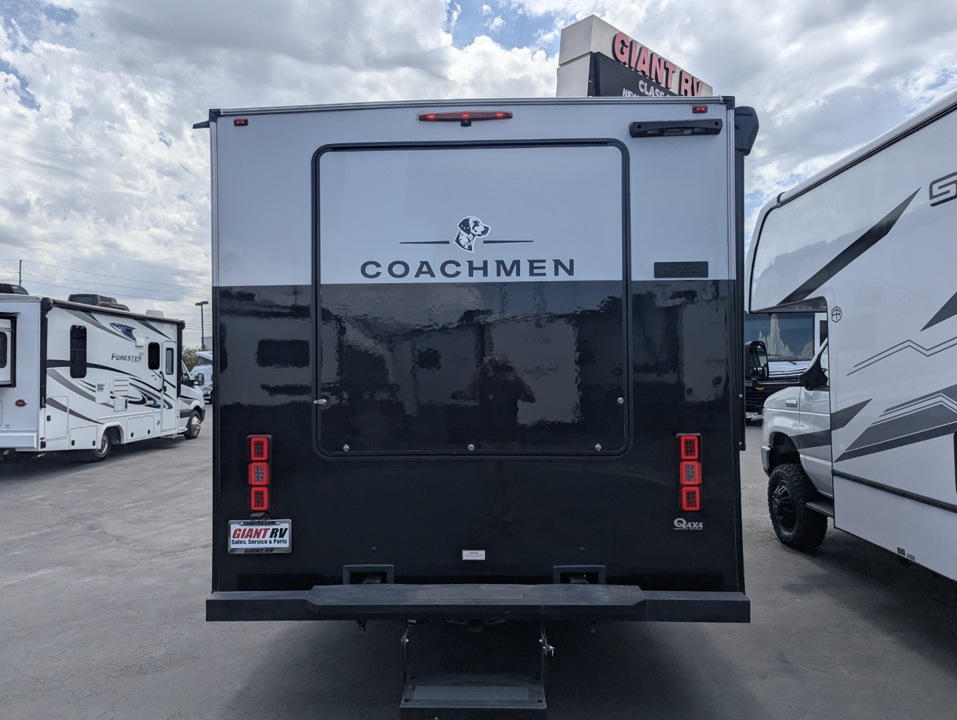 2026 Coachmen Cross Trail 23XG 4X4 - Image 10