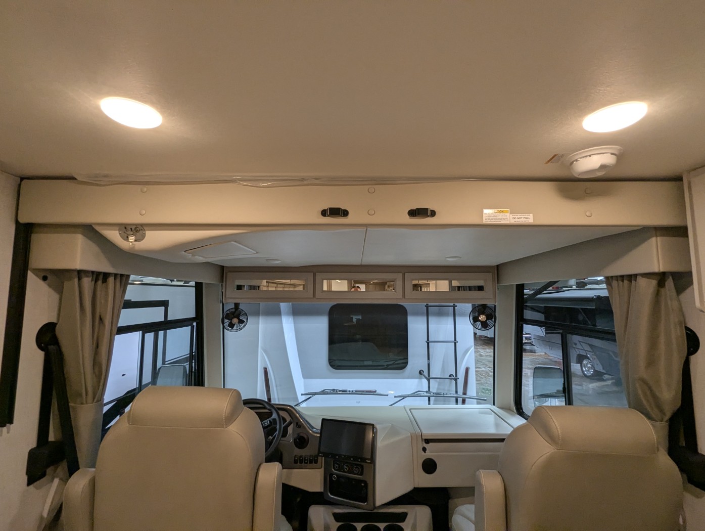 2027 Thor Motor Coach Windsport 36H - Image 12