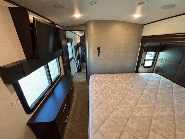 2018 Jayco North Point 379DBFS - Image 61
