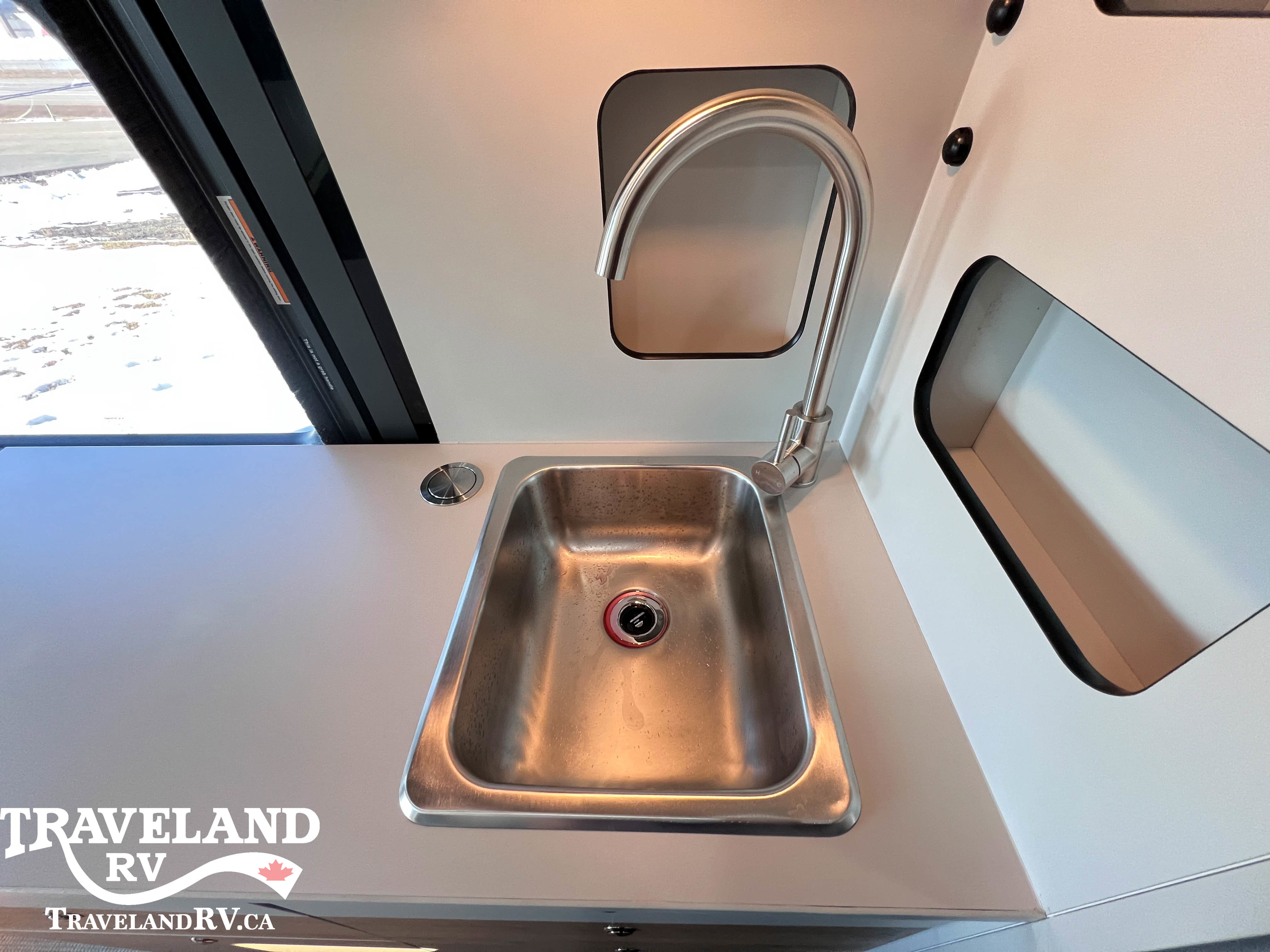 2025 Airstream Rangeline Base - Image 15