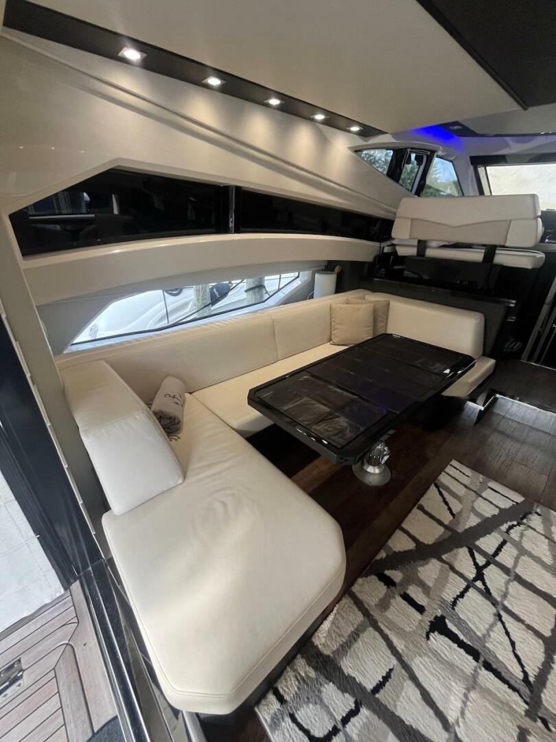 2017 Marquis 500 Sport Yacht - Image 32