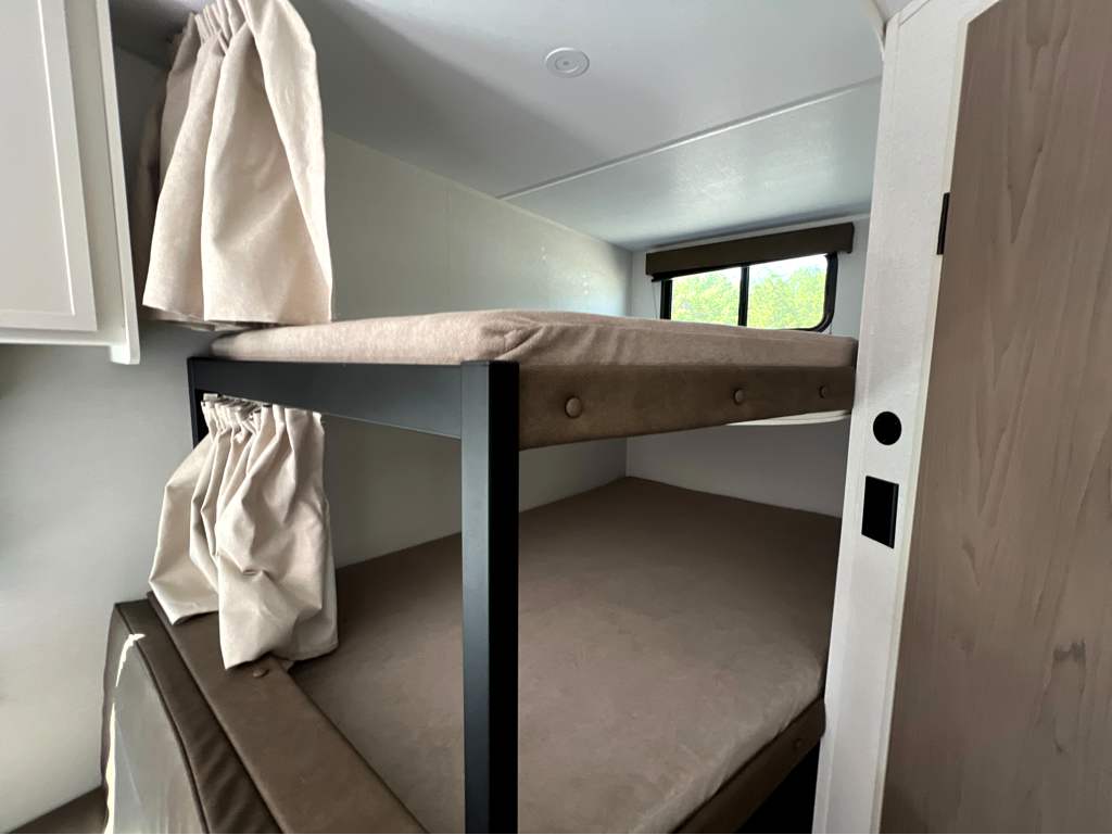 2027 GRAND DESIGN TRANSCEND 24BHX - Image 10