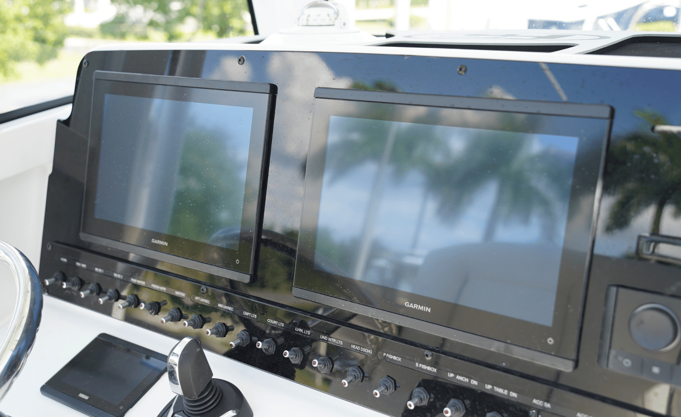 2027 SEA HUNT ULTRA 265SE - Image 26