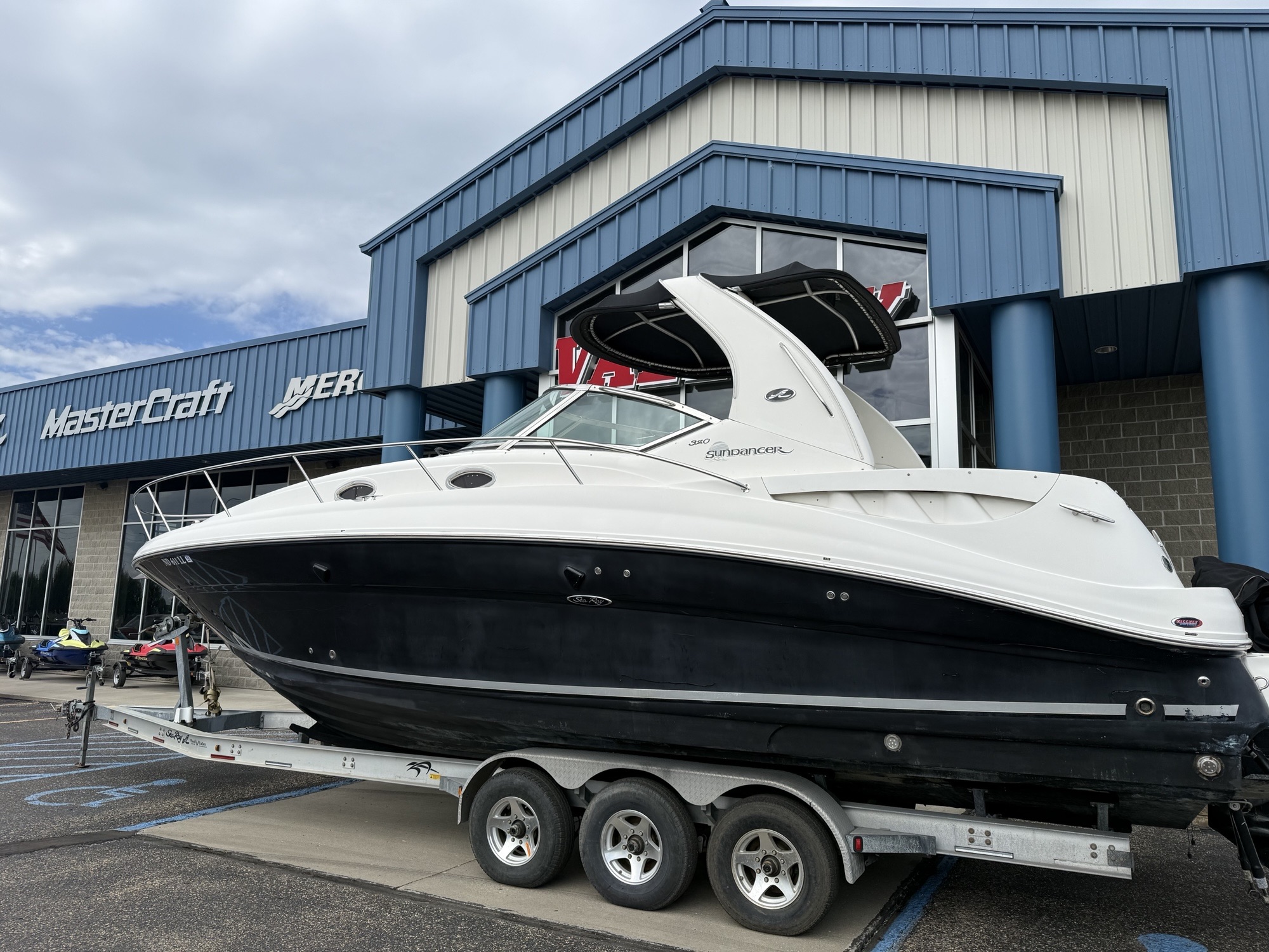 2006 Sea Ray 320 Sundancer - Image 2
