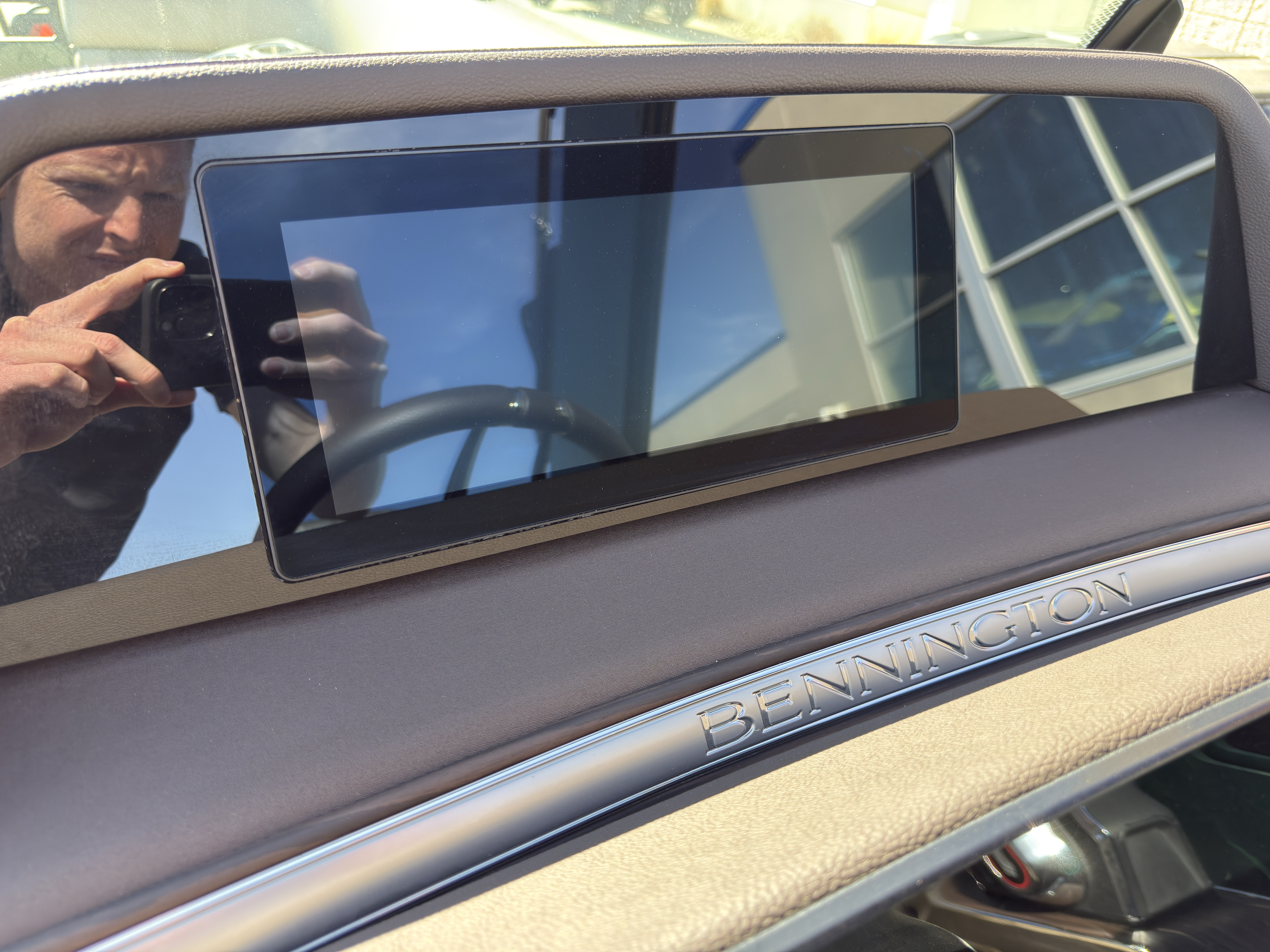 2026 Bennington 25QXSBA 425HP V10 Tritoon Pontoon - Image 63