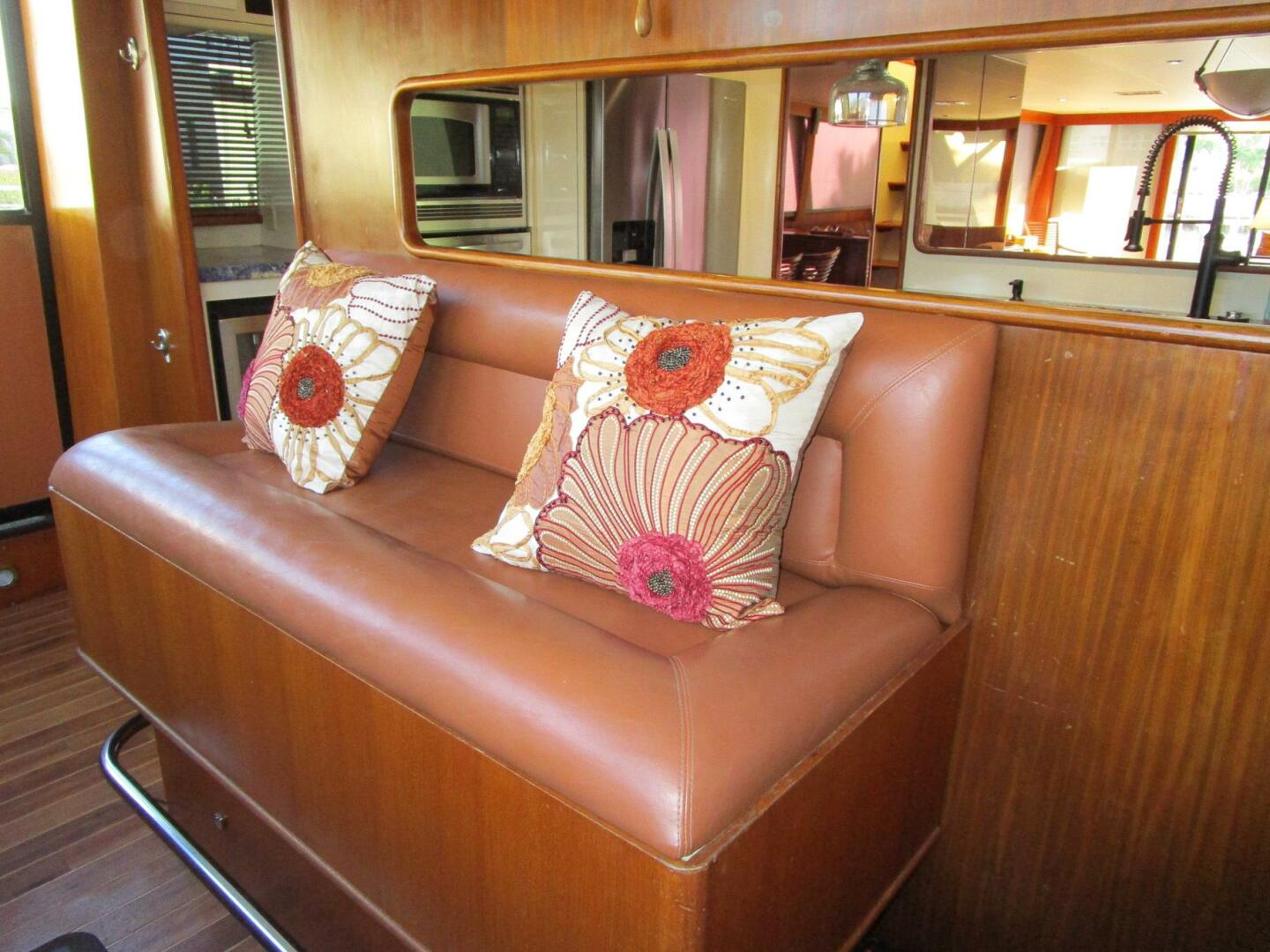 1990 Viking Cockpit Motor Yacht - Image 3