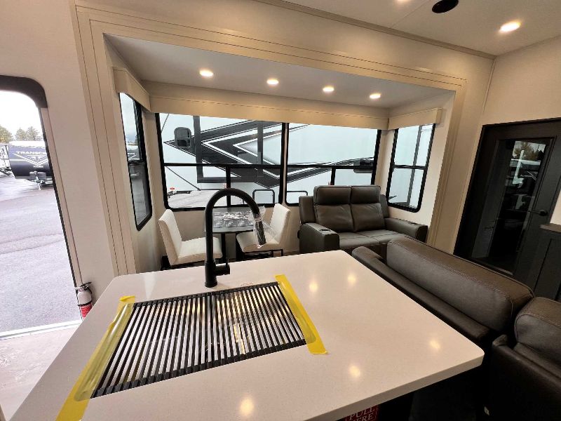 2026 Grand Design Momentum G-Class Fifth Wheel 394G - Image 10