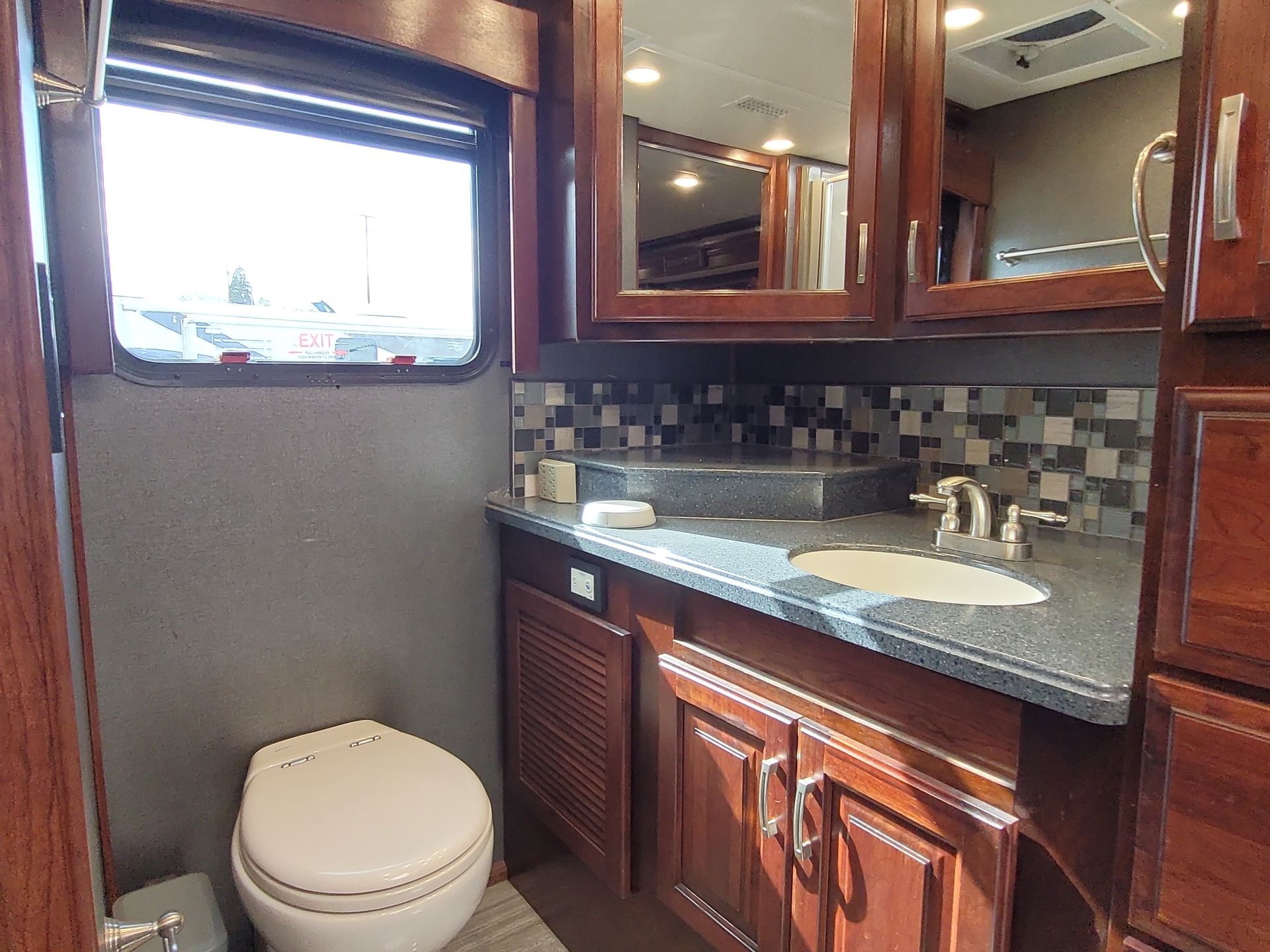 2017 Holiday Rambler Endeavor XE 38K - Image 28