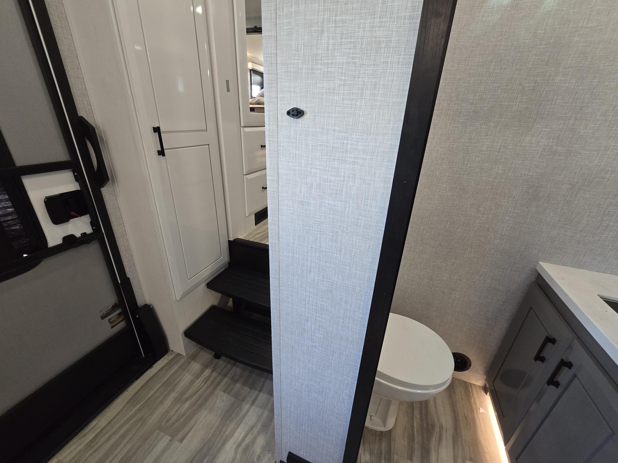 2025 JAYCO PINNACLE 38FLGS - Image 5