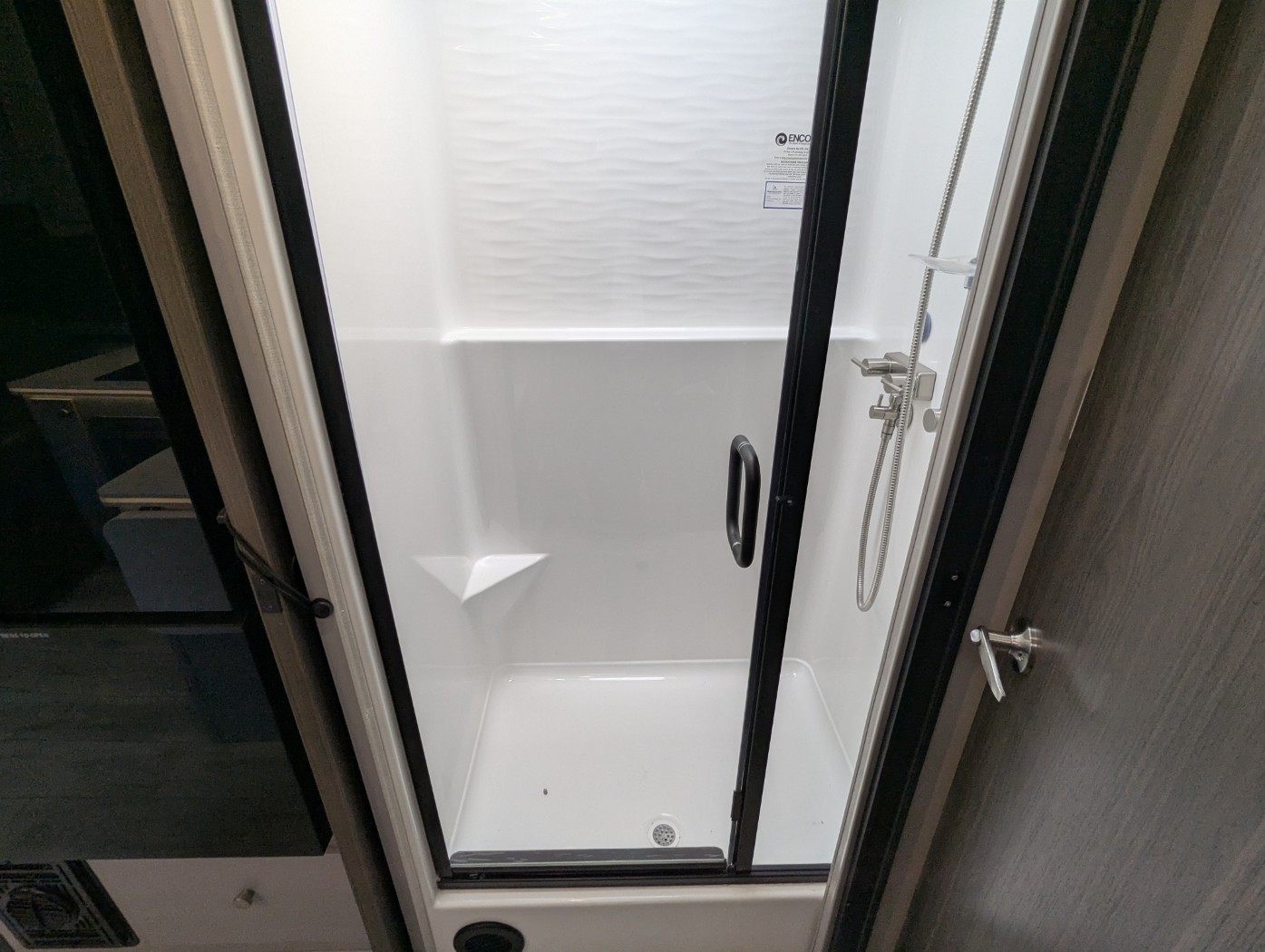 2026 Coachmen Entourage 330DS - Image 28