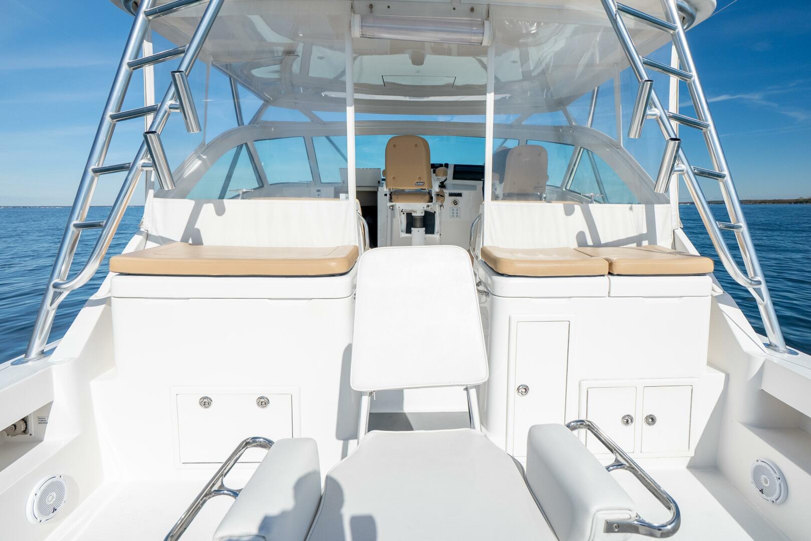 2018 Albemarle 41 Express - Image 14