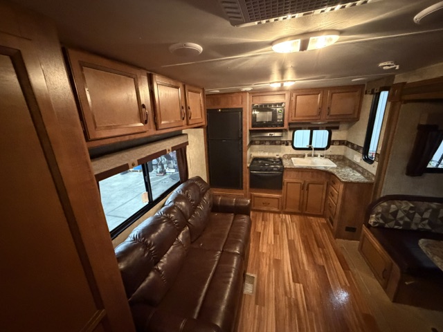 2015 Gulf Stream Innsbruck 25SBW - Image 15