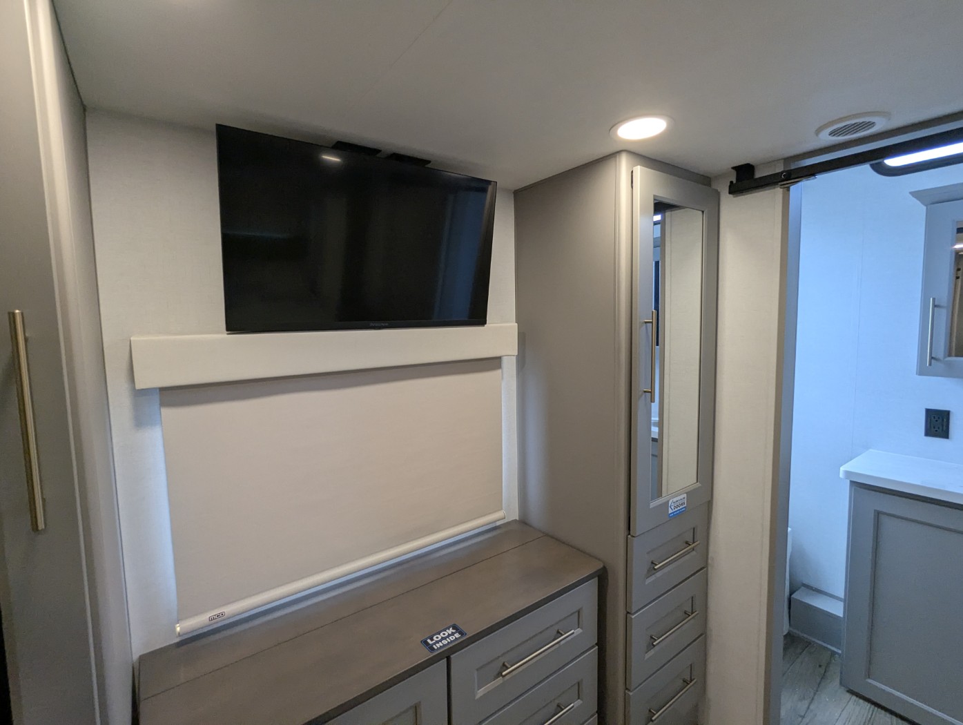 2026 Alliance RV Paradigm 395DS - Image 31