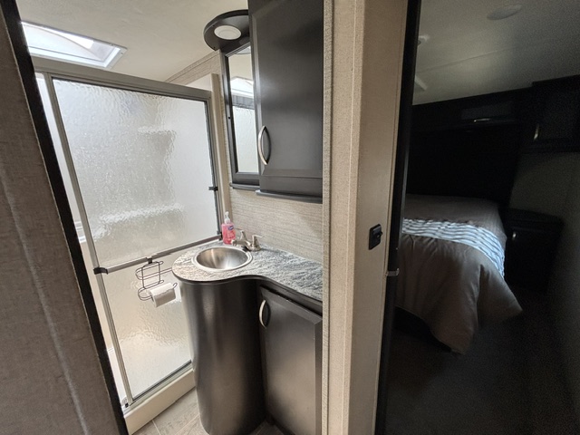 2018 Dutchmen Voltage Triton 3551 - Image 36