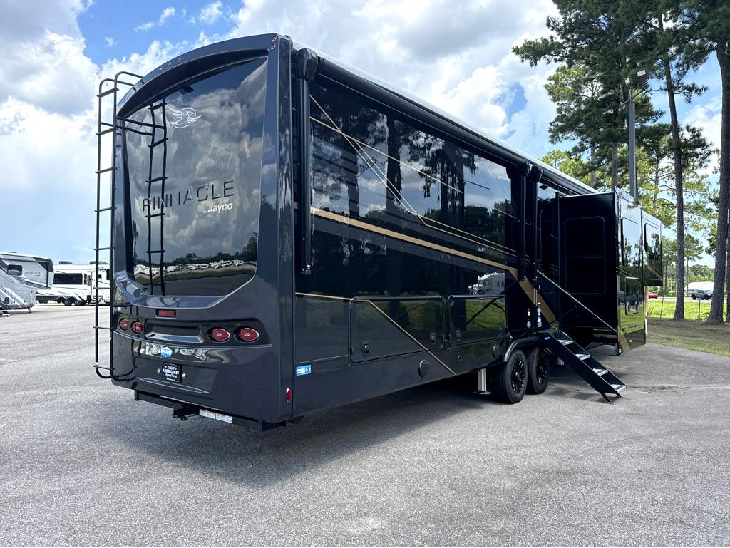 2027 JAYCO PINNACLE 39FLOK - Image 4