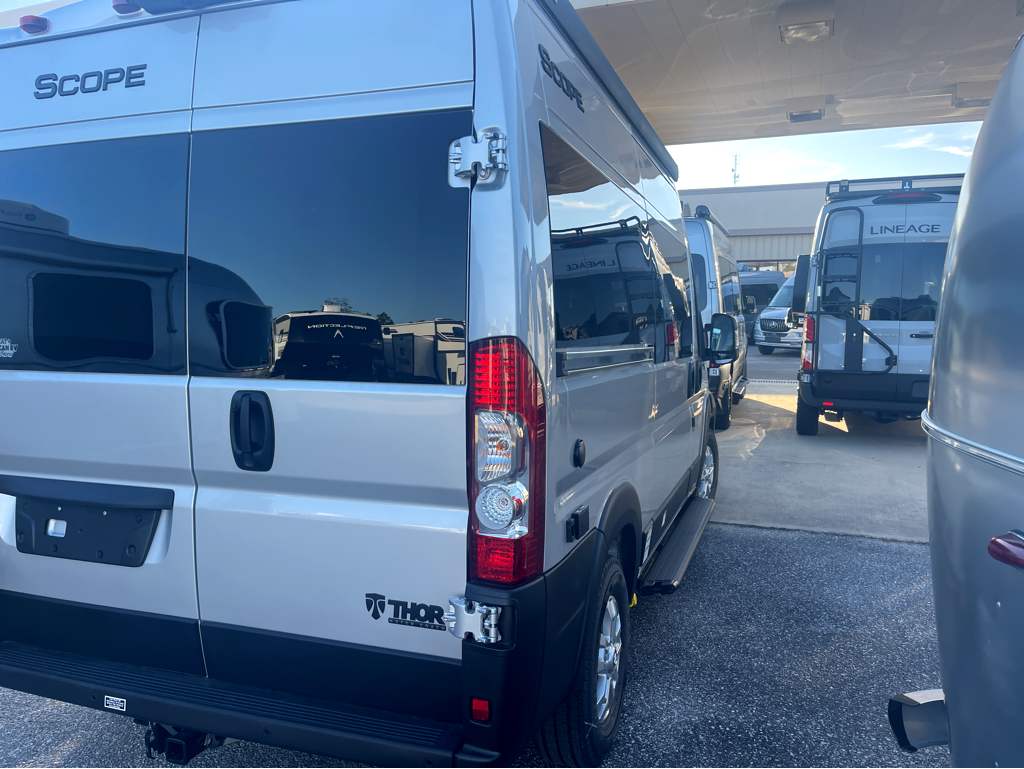 2026 THOR MOTOR COACH RIZE 18M - Image 4