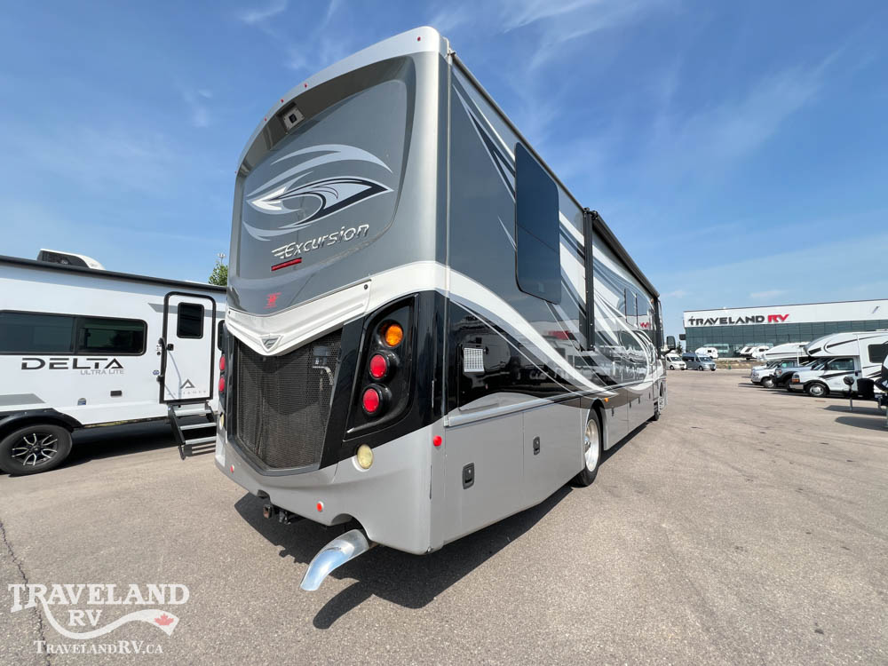 2015 Fleetwood Excursion 35B - Image 9