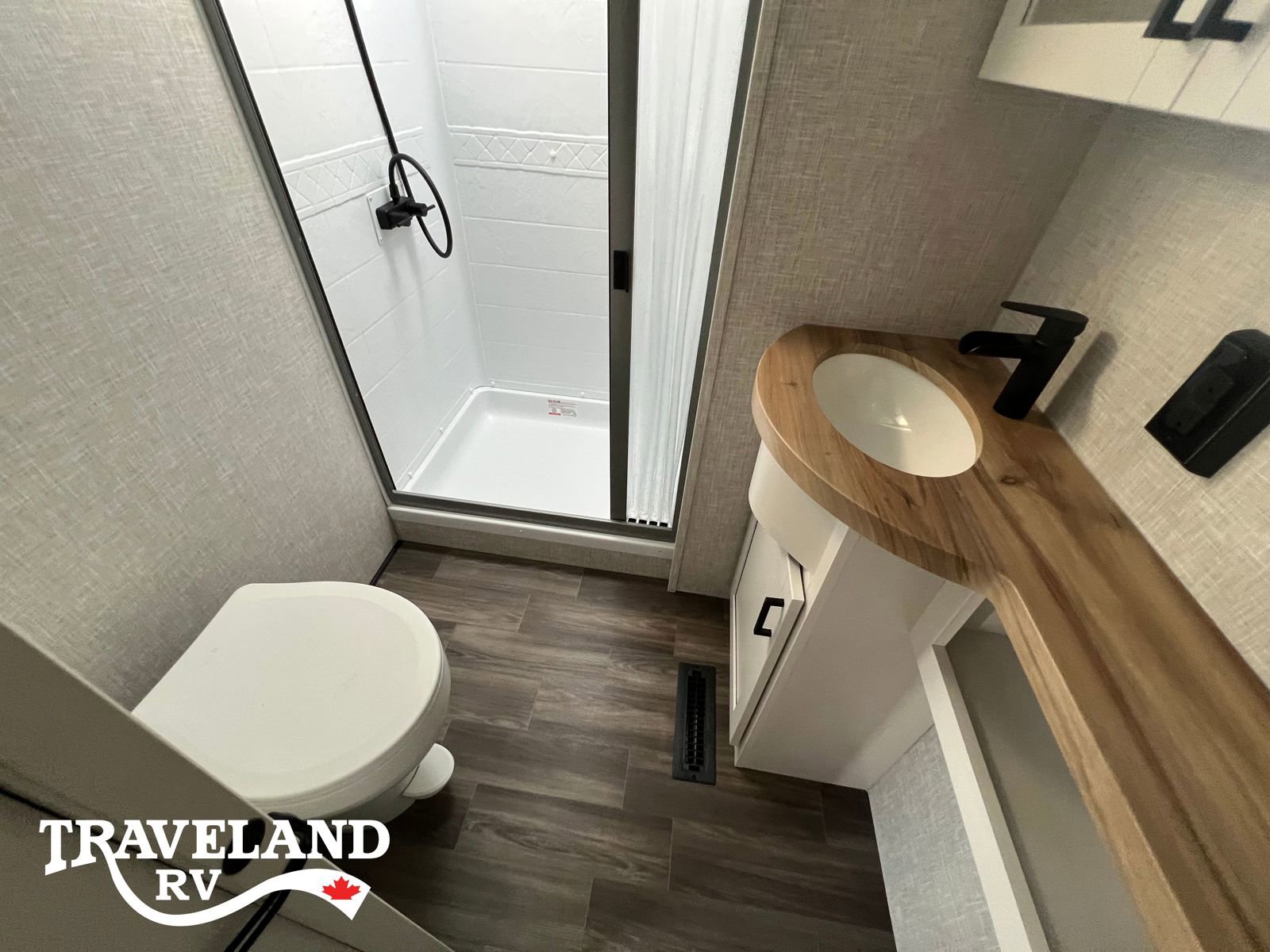 2025 Highland Ridge Roamer Light Duty 244RLS - Image 38