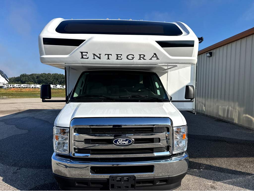 2027 ENTEGRA COACH ODYSSEY 24B - Image 2