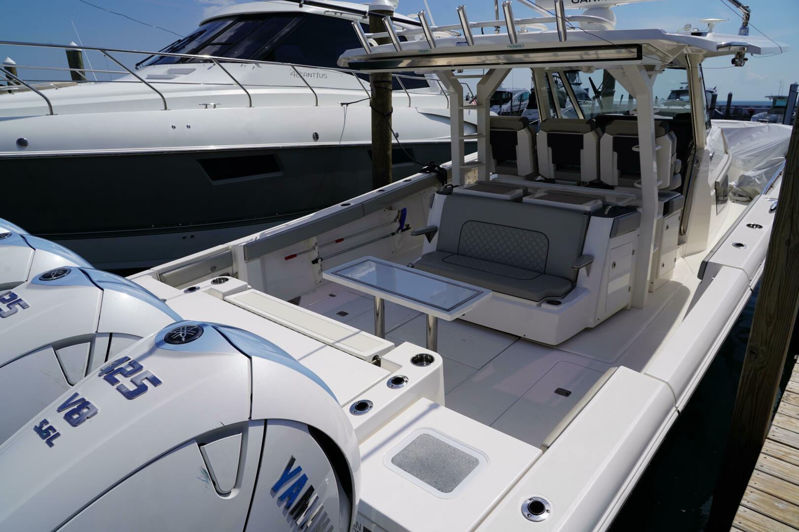 2022 PURSUIT S 428 Sport Base - Image 13