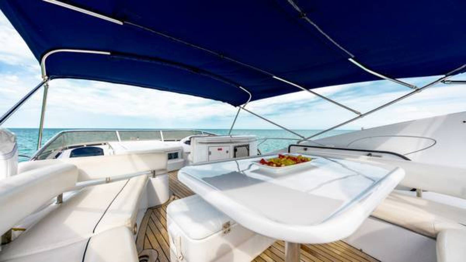 2004 Sunseeker Manhattan - Image 6