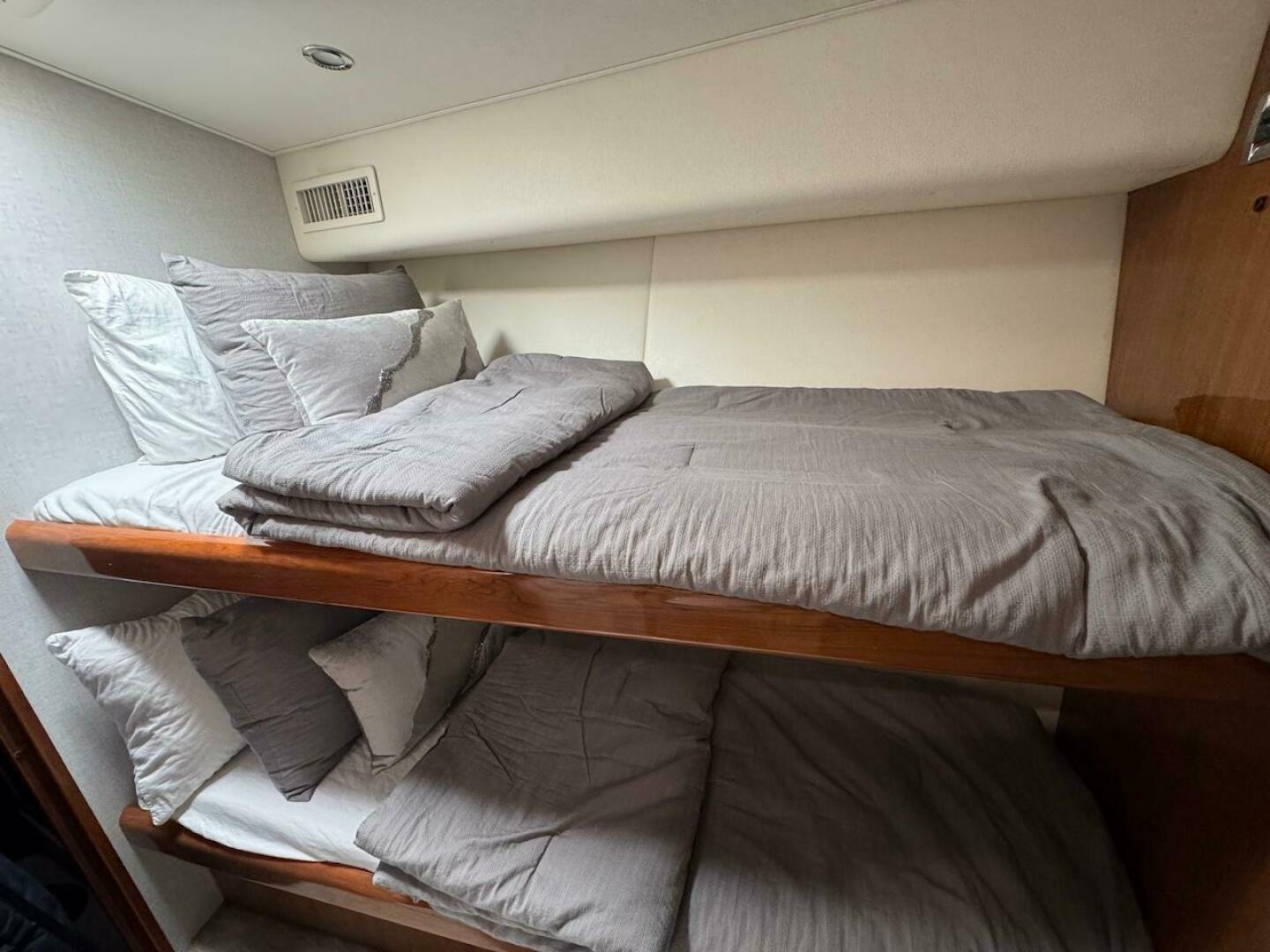 2007 VIKING 52 Convertible Base - Image 25