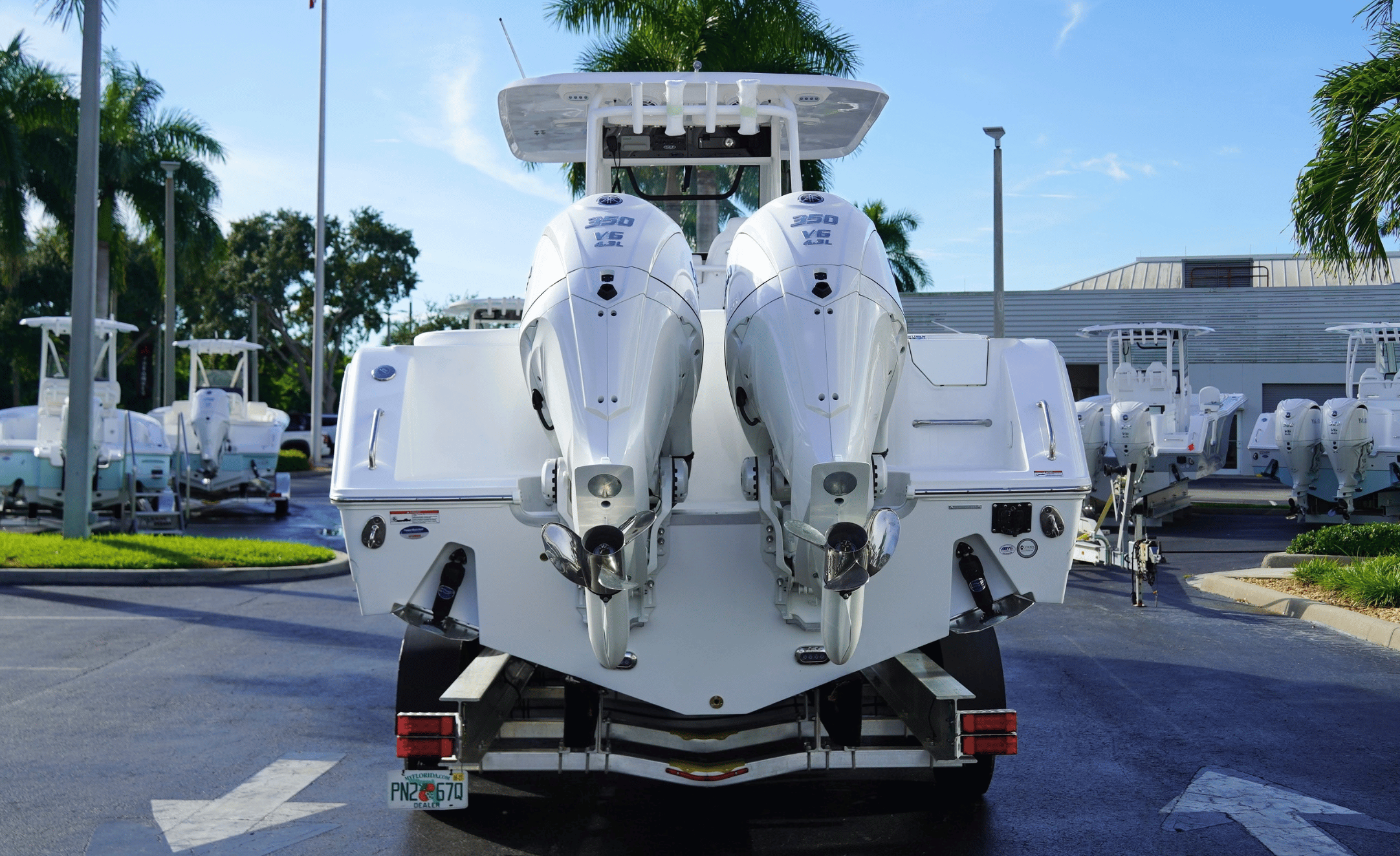 2027 SEA HUNT ULTRA 305SE - Image 3