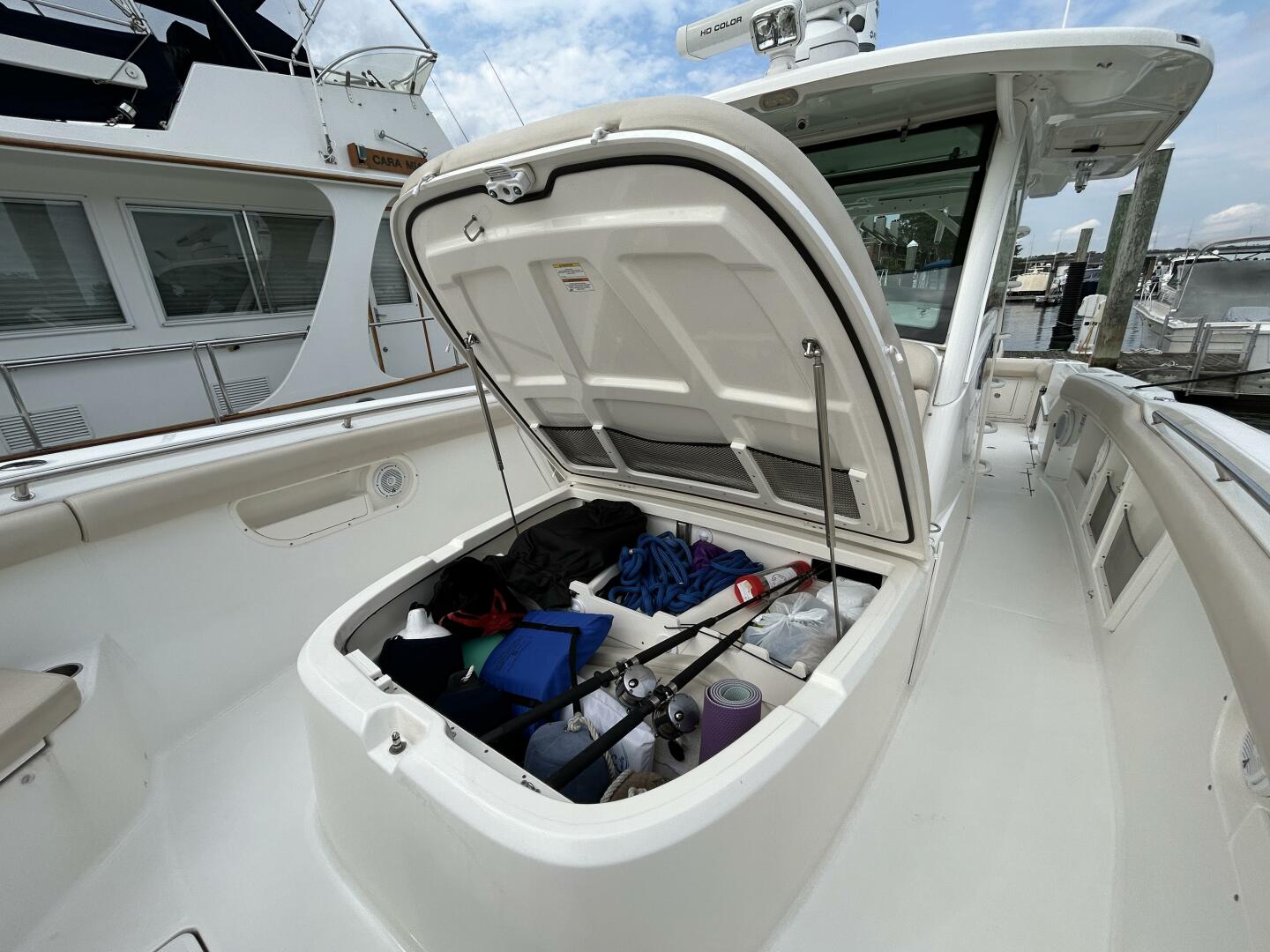 2017 Boston Whaler 370 Outrage - Image 17