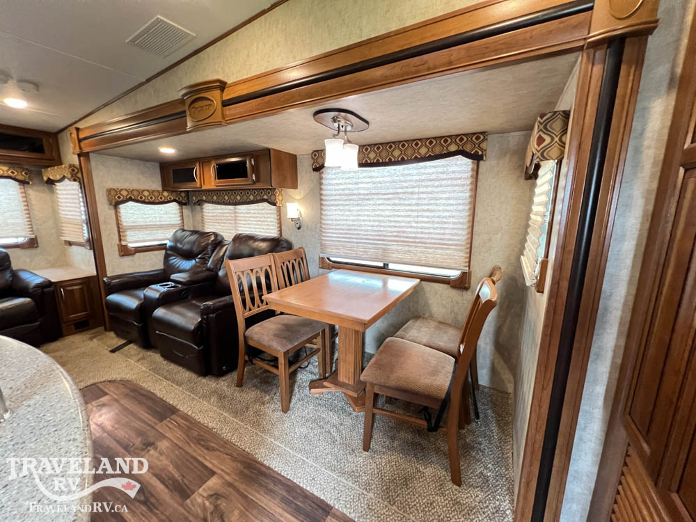 2015 Prime Time Crusader 295RST - Image 13
