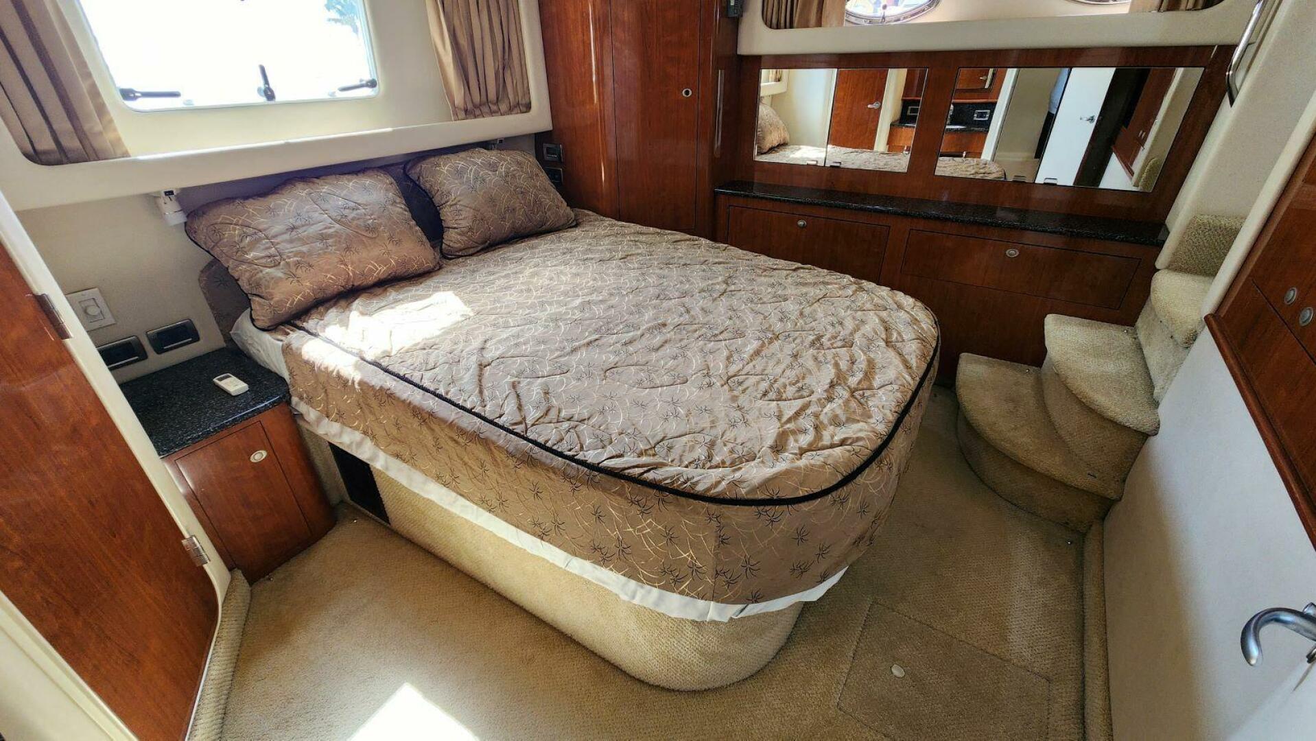 2004 Sea Ray 390 Motor Yacht - Image 52
