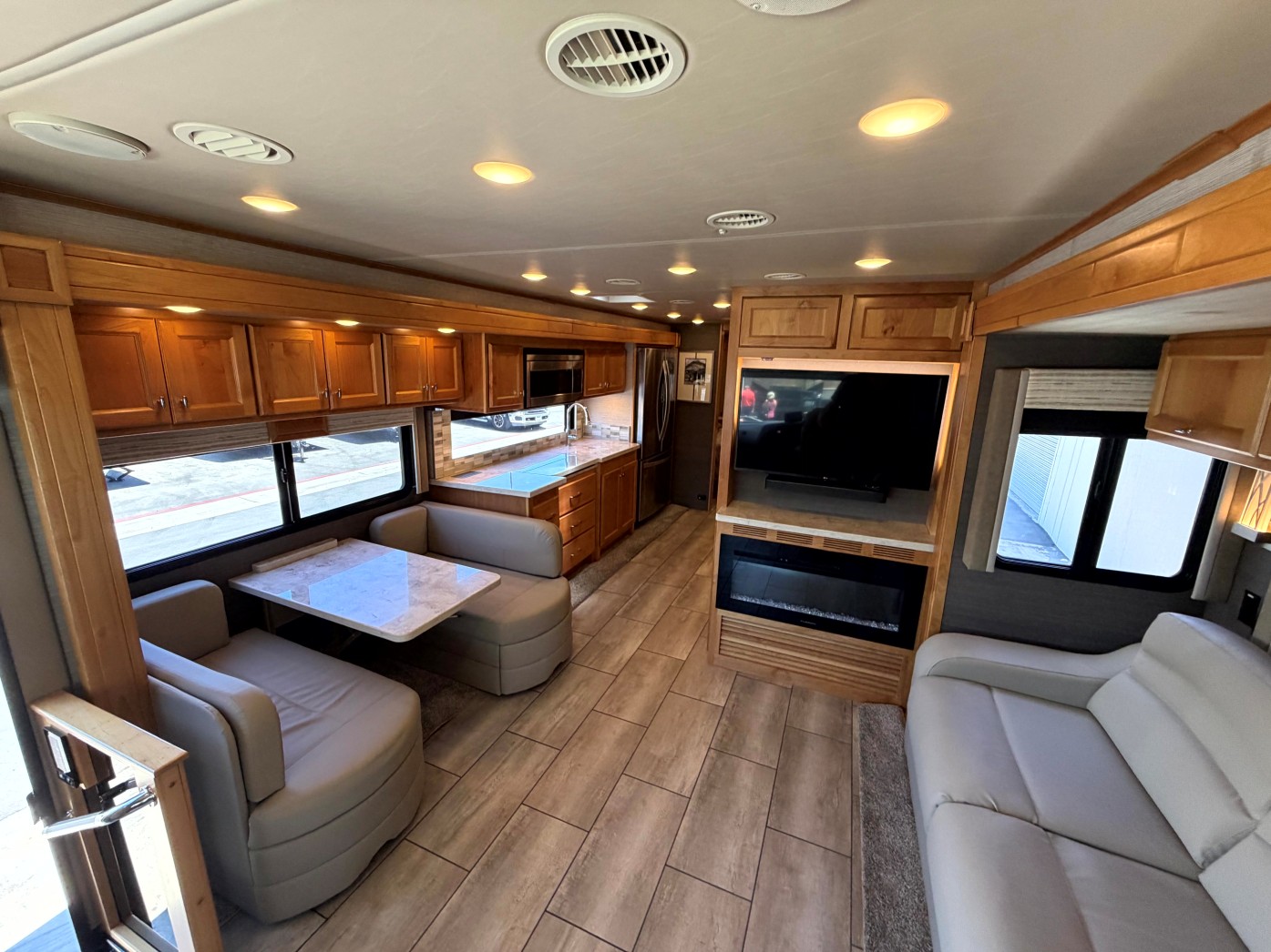 2022 Tiffin Open Road Allegro 34 PA - Image 8