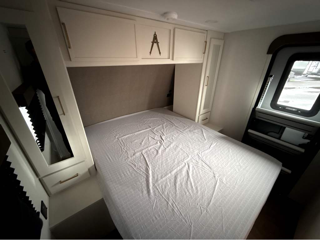 2026 GRAND DESIGN TRANSCEND 265BHT - Image 24