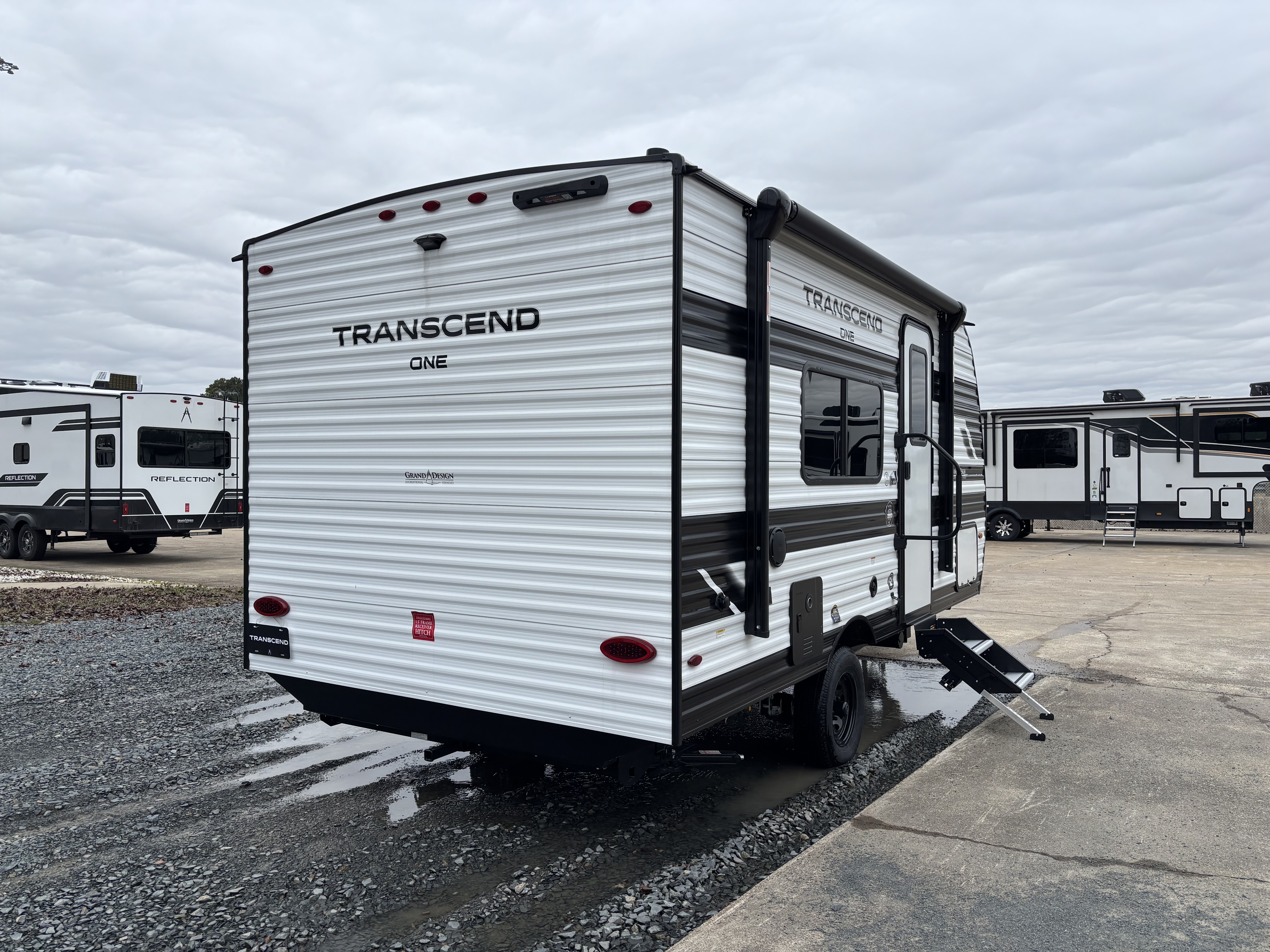2026 Grand Design Transcend ONE 151RB - Image 8