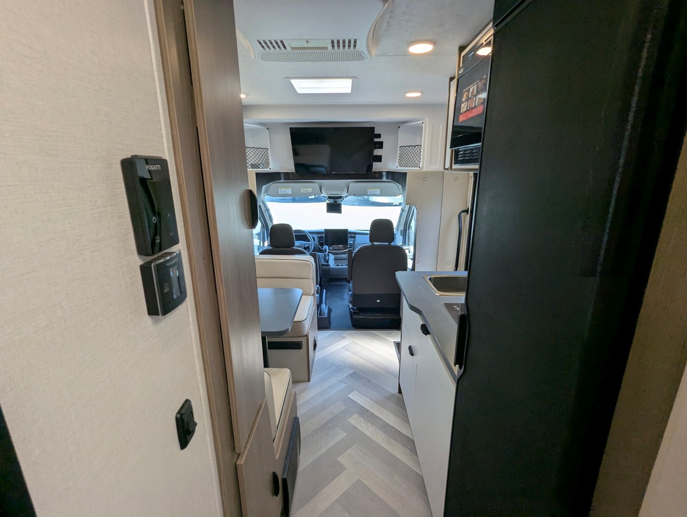 2025 Coachmen Cross Trail EV 20XG - Image 27