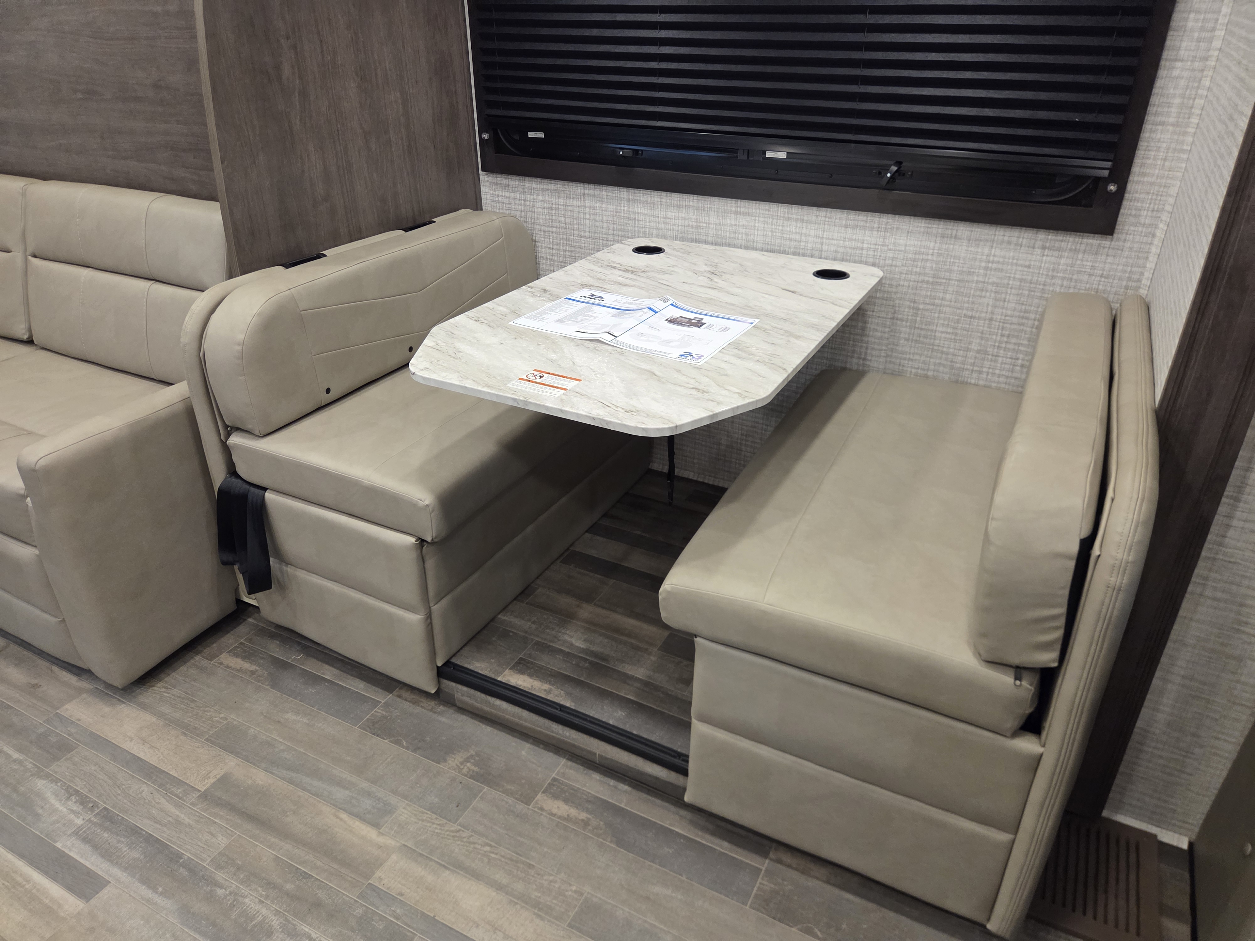 2024 Jayco Melbourne 24R - Image 14