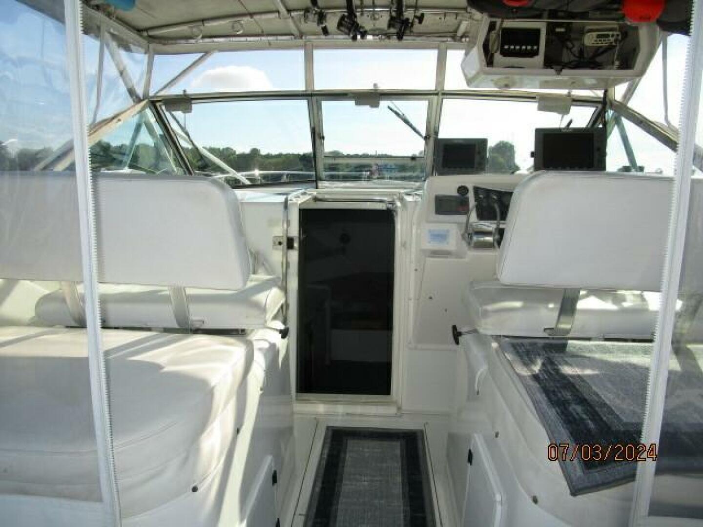 1996 Wellcraft 3300 Coastal - Image 27