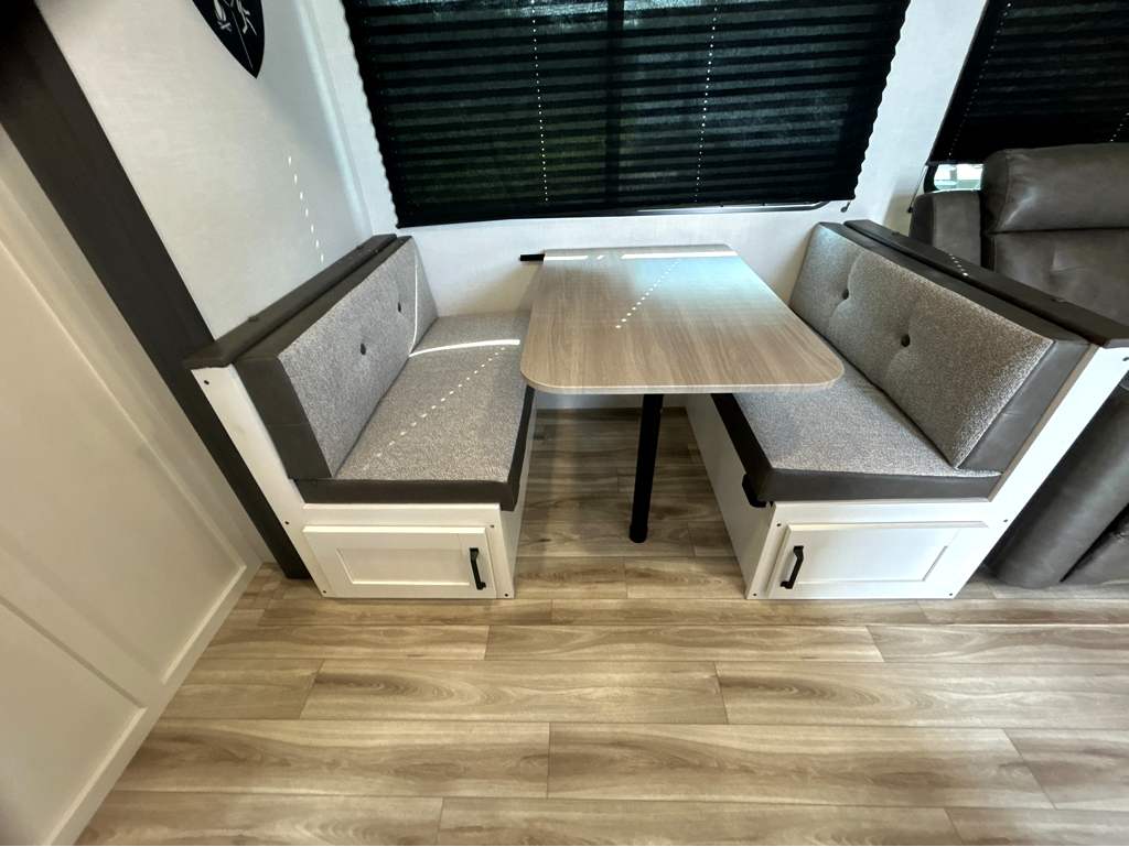 2027 VENTURE RV SIENNA 251VRB - Image 30