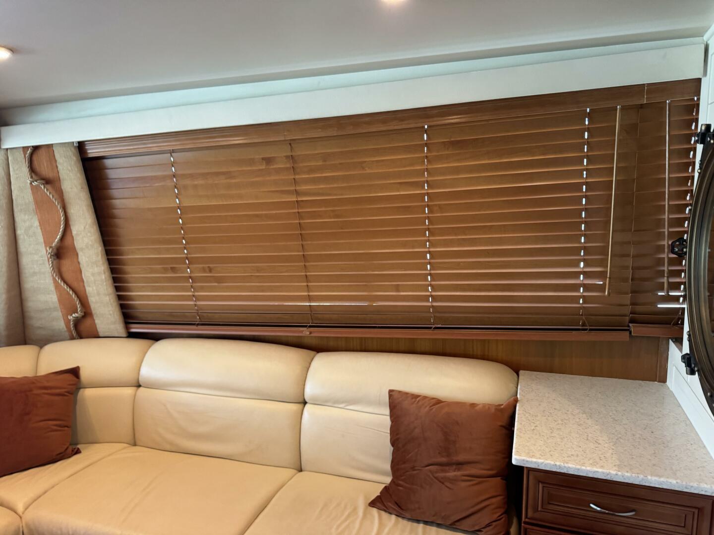 1995 Viking 58 Convertible - Image 45