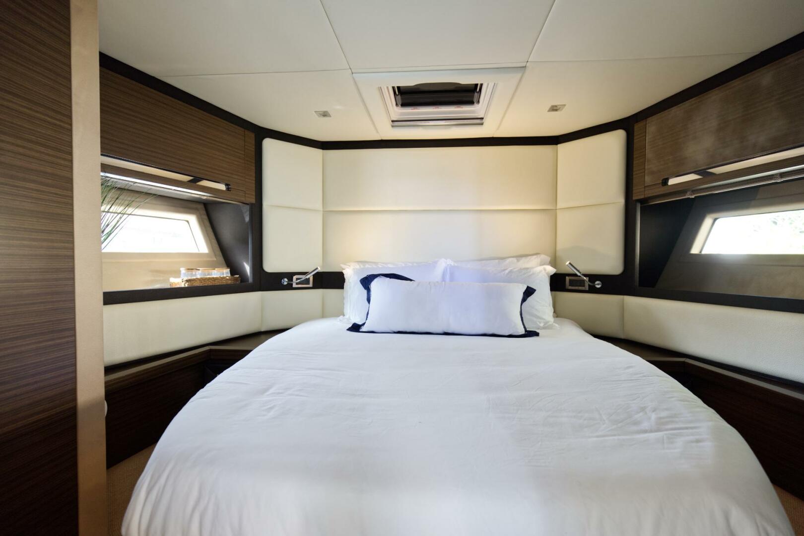 2013 Azimut 55S - Image 26