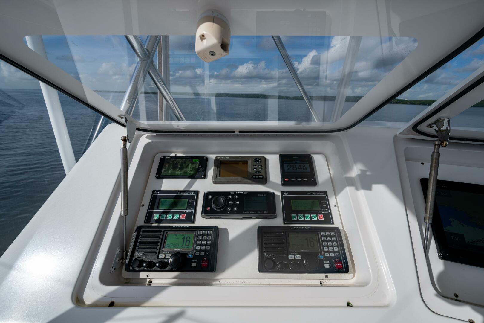 2004 Viking 48 Convertible - Image 39
