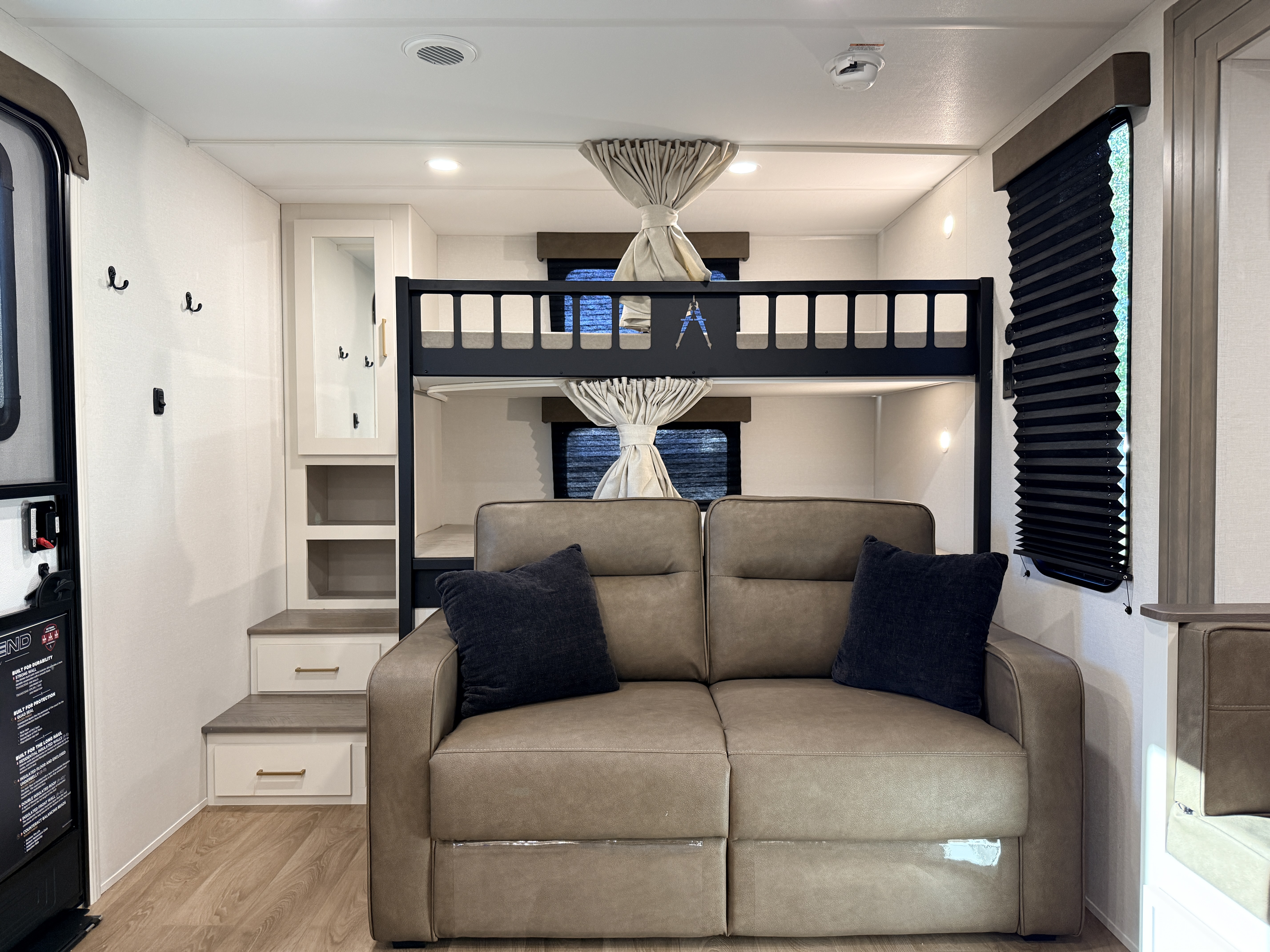 2027 Grand Design Transcend 265BHT - Image 9