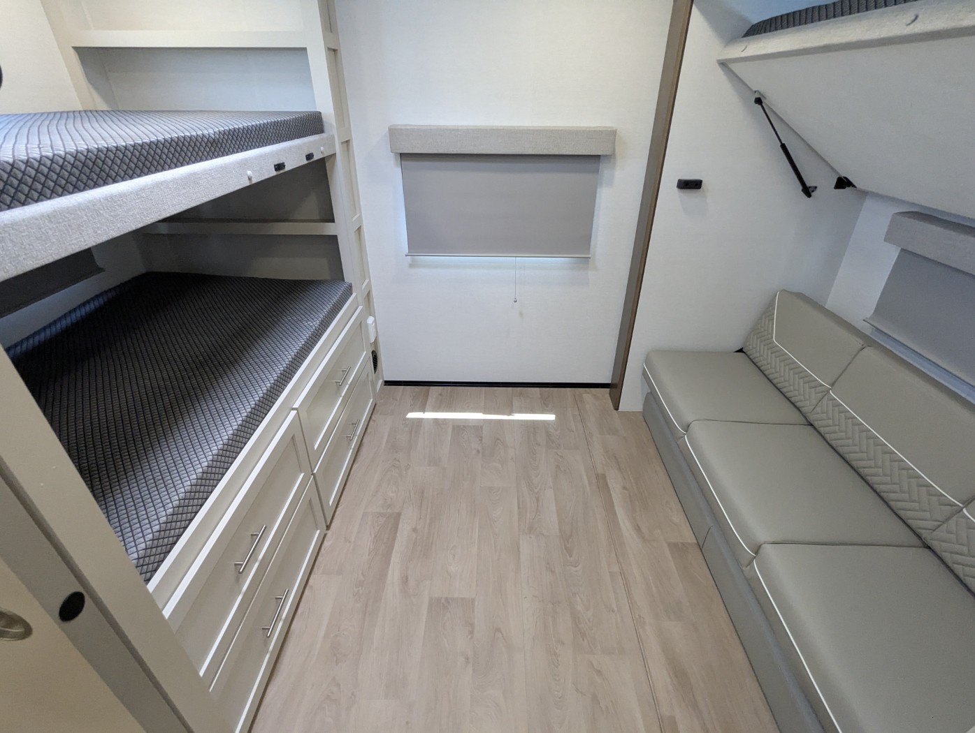 2027 Alliance RV Avenue 30BH - Image 46