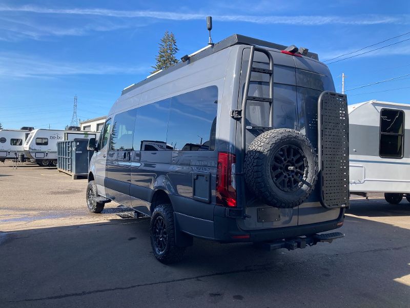 2025 27North Venture Van 170 - Image 4