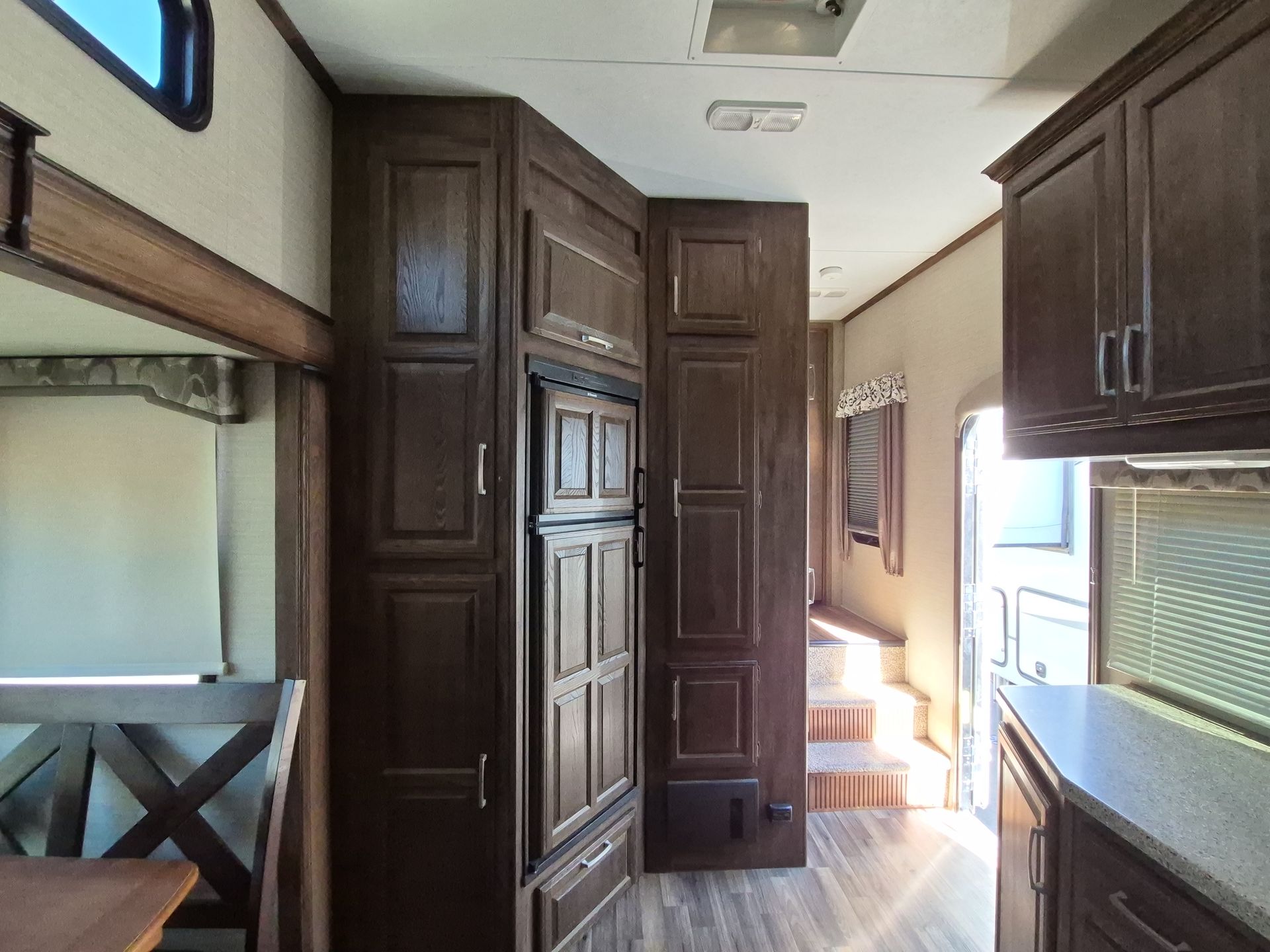 2017 Keystone Cougar 326RDS - Image 21
