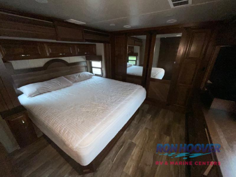 2018 DRV MOBILE SUITES AIRE 38 - Image 18